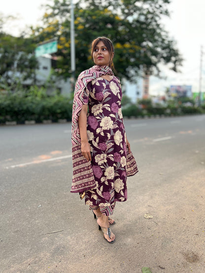 Tanisha- Kurti set with dupatta
