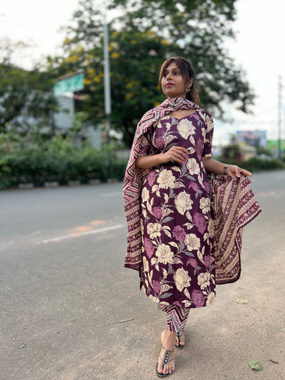 Tanisha- Kurti set with dupatta